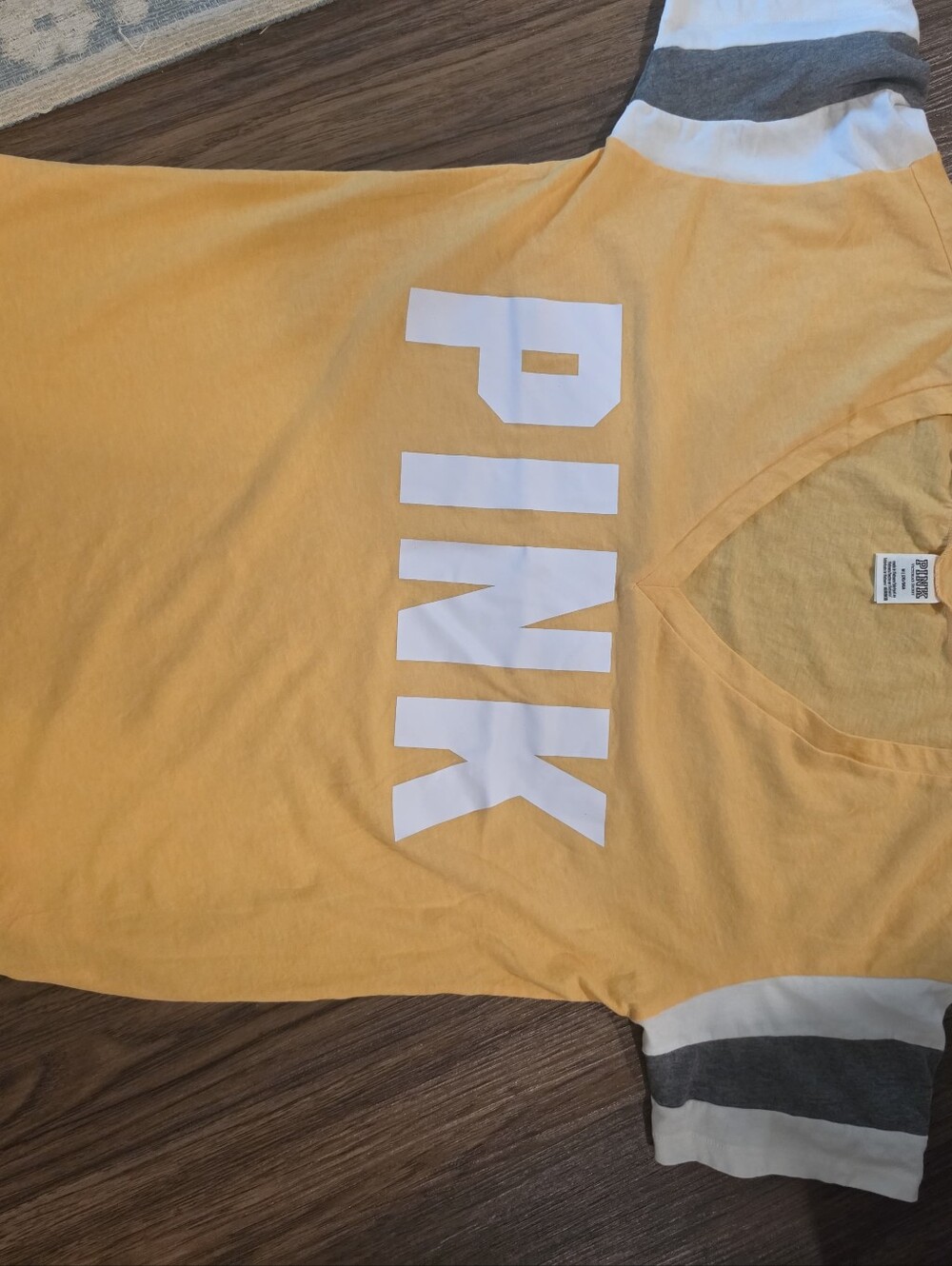 VS Pink Tee - Picture 5 of 5